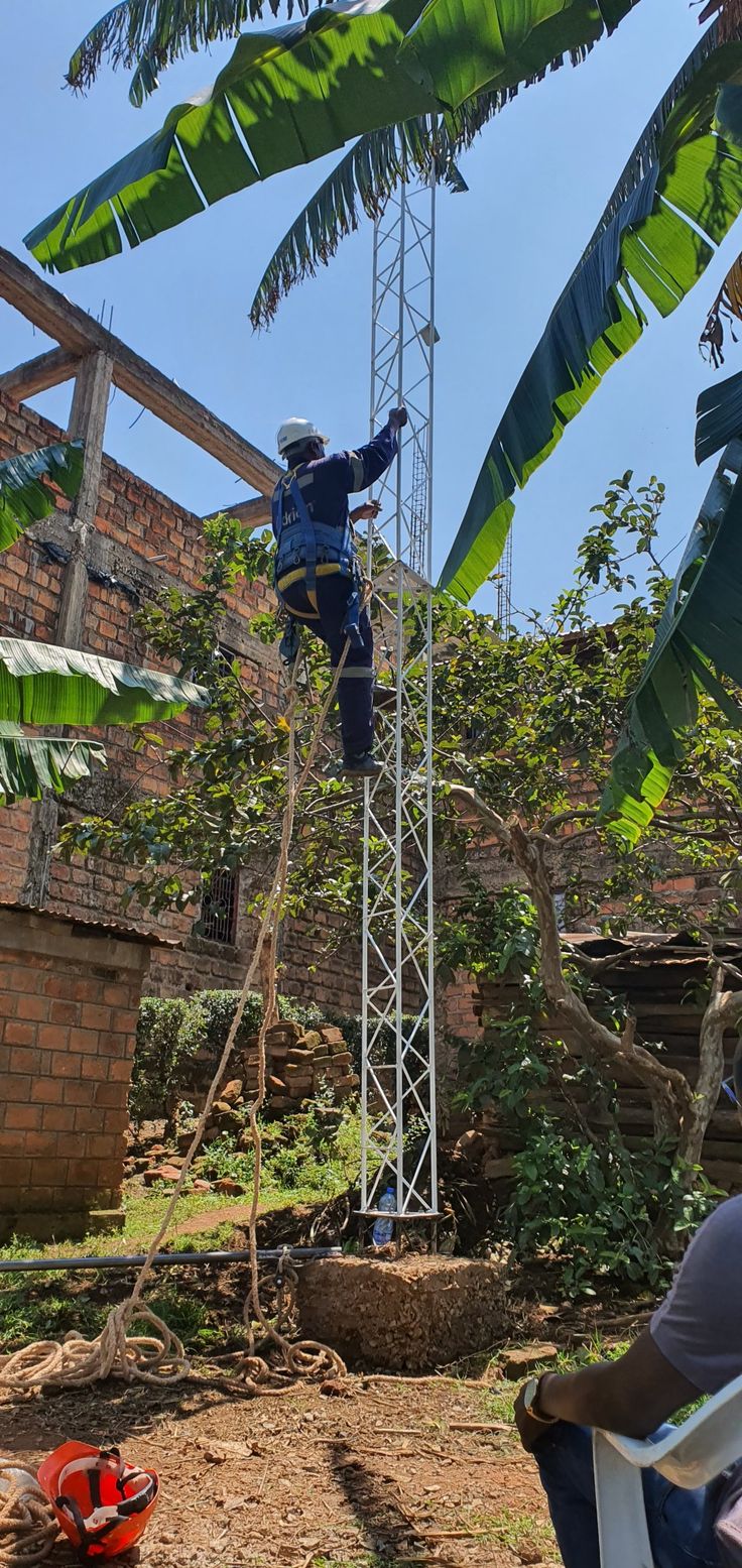 Pemasangan Tower dan Antena Radio